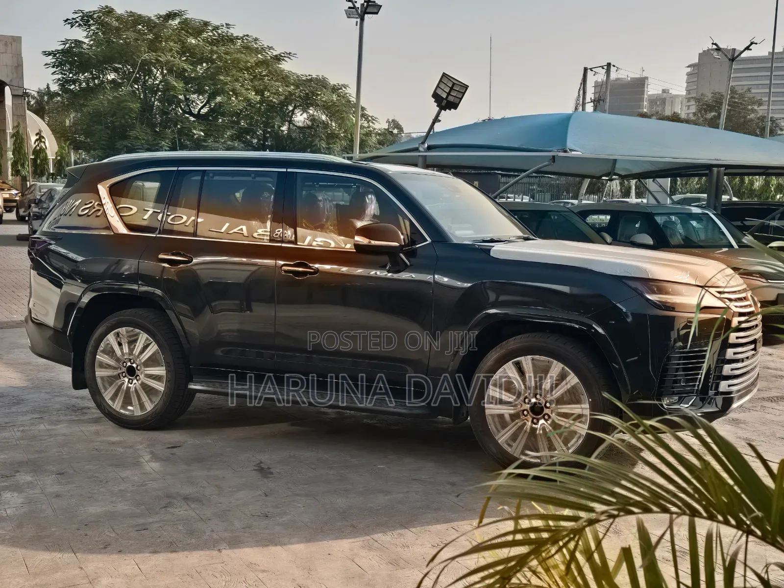 Lexus LX600